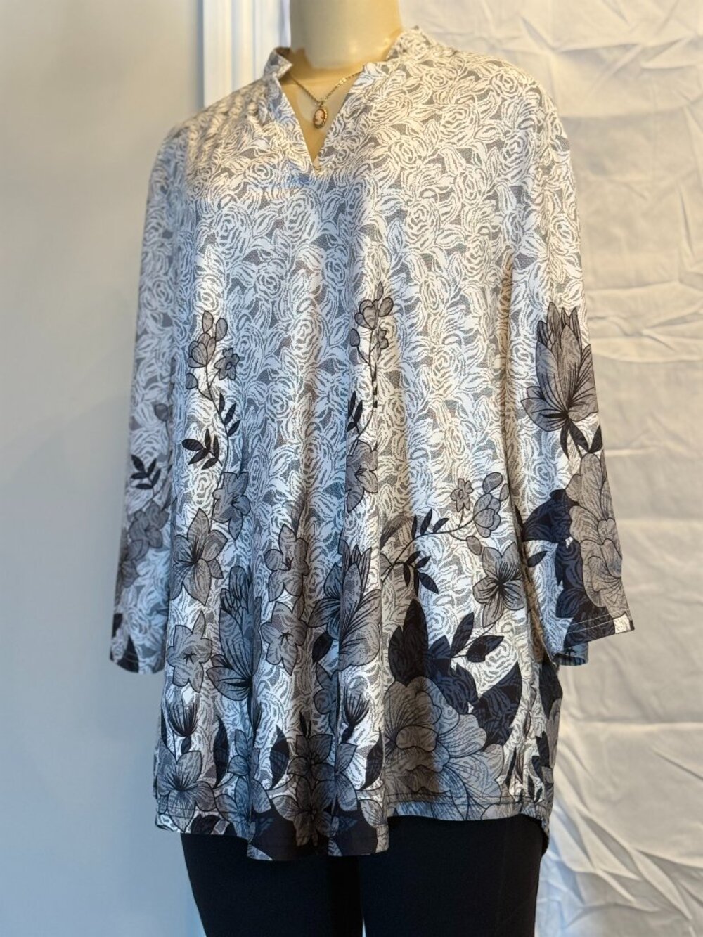 BaiShengGT White/Grey/Blue Floral Print Half Sleeve polyester Blouse Women's XXL